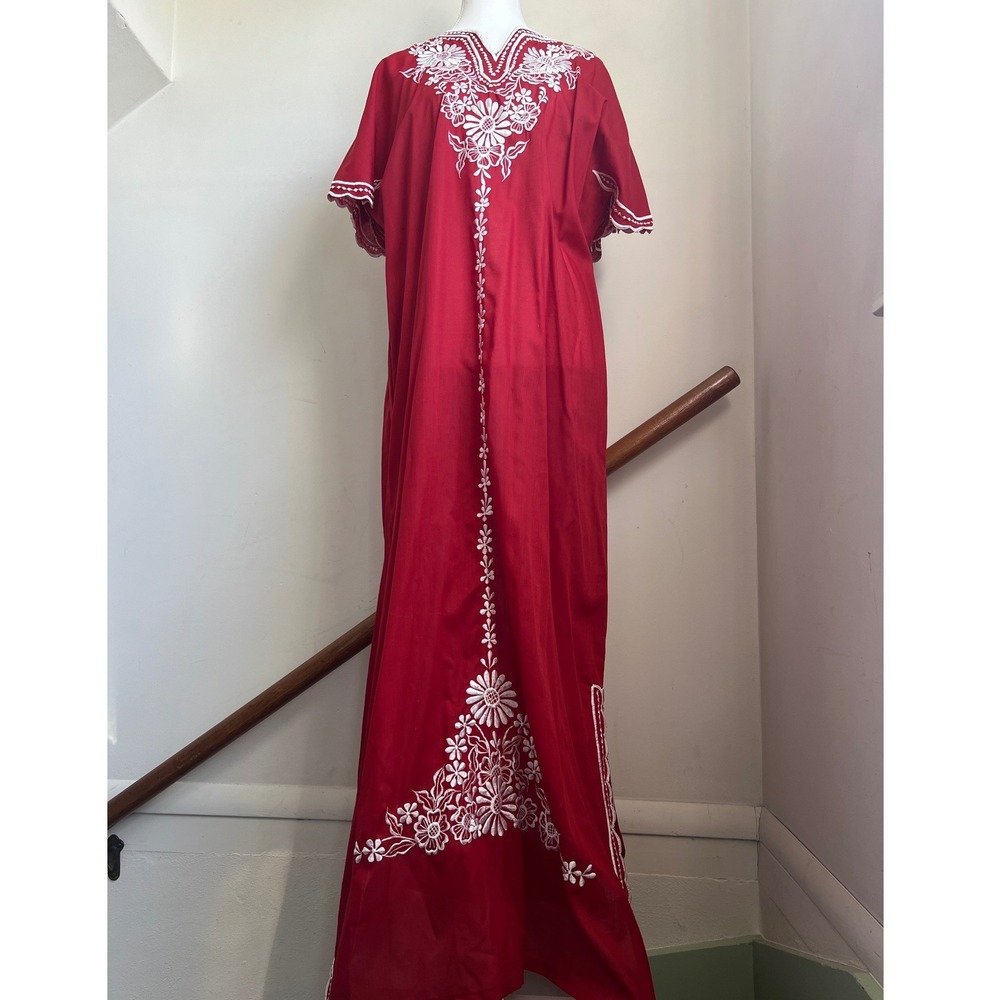 Vintage Embroidered Maxi Kaftan Dress Red White Floral Boho Peasant
